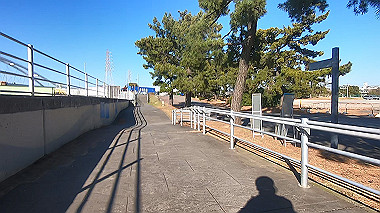 gx017632.mp4_snapshot_01.04_thumb.jpg