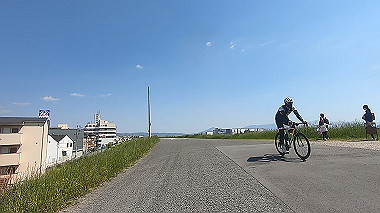 gx017701.mp4_snapshot_01.30_thumb.jpg