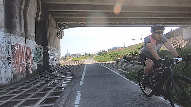gx017708.mp4_snapshot_01.31_thumb.jpg