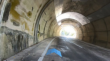gx017880.mp4_snapshot_01.17_thumb.jpg