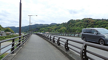 p5055605_thumb.jpg