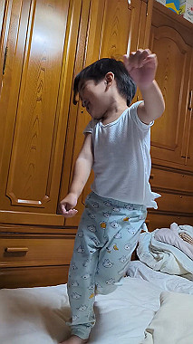 2023-09-16_21-59-38_000_x264.mp4_snapshot_00.25_thumb.jpg