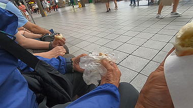 gx019094.mp4_snapshot_00.08_thumb.jpg