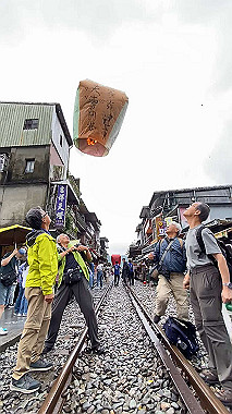 2023-10-21_12-02-13_00.14_x264.mp4_snap_thumb.jpg