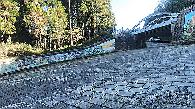 gx019201.mp4_snapshot_00.13_thumb.jpg