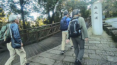 gx019202.mp4_snapshot_00.03_thumb.jpg
