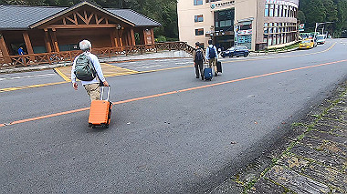 gx019242.mp4_snapshot_19.11_thumb.jpg
