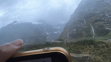gx019369.mp4_snapshot_01.21_thumb.jpg