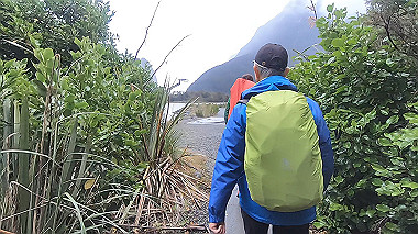 gx019382.mp4_snapshot_09.05_thumb.jpg