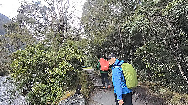 gx019392.mp4_snapshot_00.59_thumb.jpg