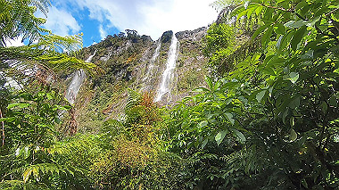 gx019404.mp4_snapshot_00.20_thumb.jpg