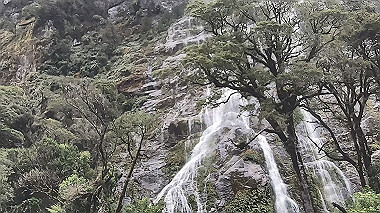 gx019408.mp4_snapshot_01.06_thumb.jpg