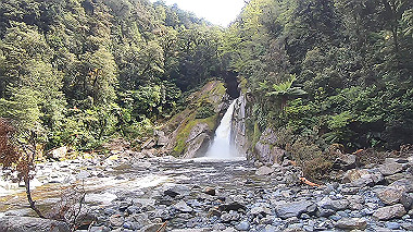 gx019414.mp4_snapshot_00.03_thumb.jpg