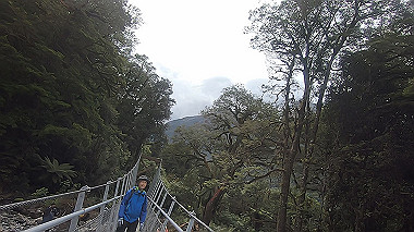 gx019416.mp4_snapshot_01.06_thumb.jpg