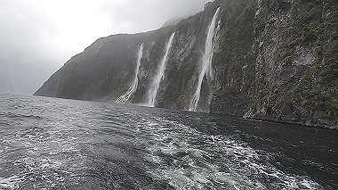 gx019431.mp4_snapshot_00.21_thumb.jpg