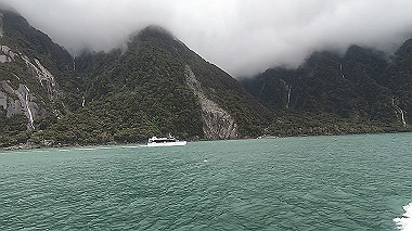 gx019435.mp4_snapshot_01.14_thumb.jpg