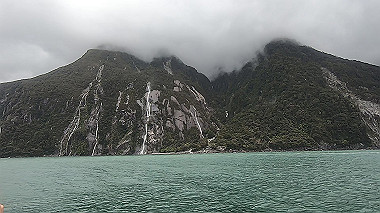gx019435.mp4_snapshot_01.31_thumb.jpg