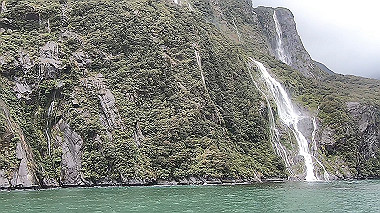 gx019439.mp4_snapshot_00.07_thumb.jpg