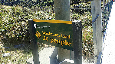 pb250276_thumb.jpg