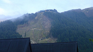 pb270448_thumb.jpg