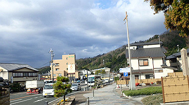 pc200508_thumb.jpg