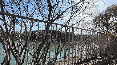 gx010384.mp4_snapshot_00.27_thumb.jpg
