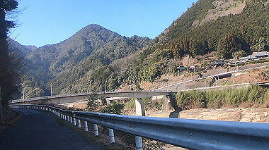 gx010418.mp4_snapshot_03.44_thumb.jpg