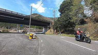 gx010827.mp4_snapshot_00.13_thumb.jpg