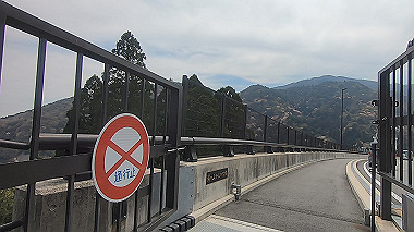 gx010963.mp4_snapshot_00.29_thumb.jpg
