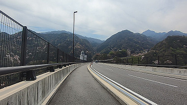 gx010964.mp4_snapshot_00.00_thumb.jpg