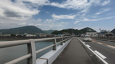 gx011276.mp4_snapshot_00.23_thumb.jpg