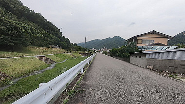gx011607.mp4_snapshot_01.06_thumb.jpg