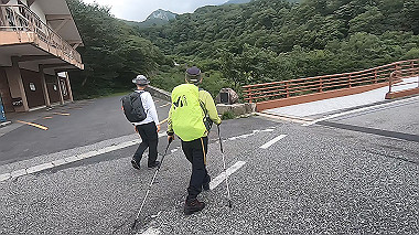 gx011853.mp4_snapshot_01.03_thumb.jpg
