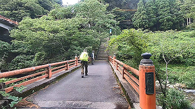 gx011894.mp4_snapshot_00.25_thumb.jpg