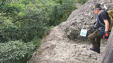 gx011912.mp4_snapshot_01.06_thumb.jpg