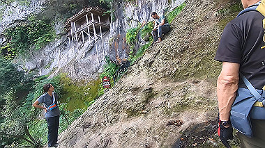 gx011921.mp4_snapshot_00.35_thumb.jpg