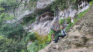 gx011923.mp4_snapshot_00.13_thumb.jpg