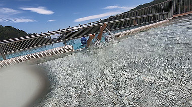 gx011999.mp4_snapshot_00.37_thumb.jpg