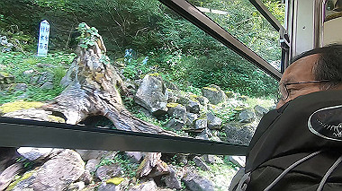gx012058.mp4_snapshot_00.27_thumb.jpg