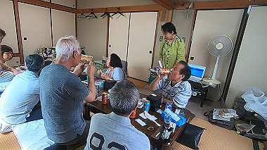gx033122.mp4_snapshot_18.23_thumb.jpg