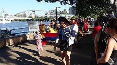 pb011201_thumb.jpg