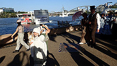 pb011227_thumb.jpg