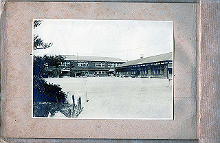 19430300_003_thumb.jpg