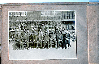19430300_004_thumb.jpg
