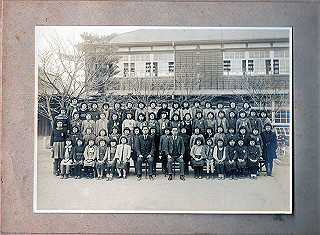 19430300_009_thumb.jpg