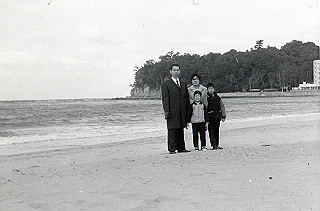 1966-1977_075_thumb.jpg