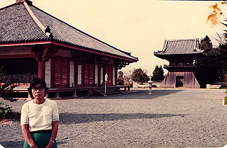 19809999_007_thumb.jpg