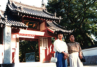 19831099_004_thumb.jpg