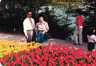 19840499_009_thumb.jpg