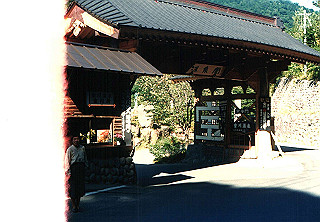 19861000_019_thumb.jpg